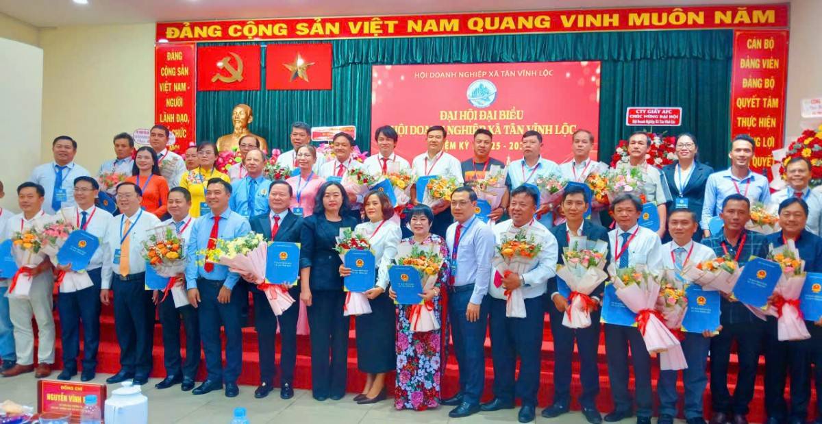 Ban Chấp hành Hội Doanh nghiệp Nam TP.HCM nhiệm kỳ 2025 - 2030 ra mắt tại Đại hội.