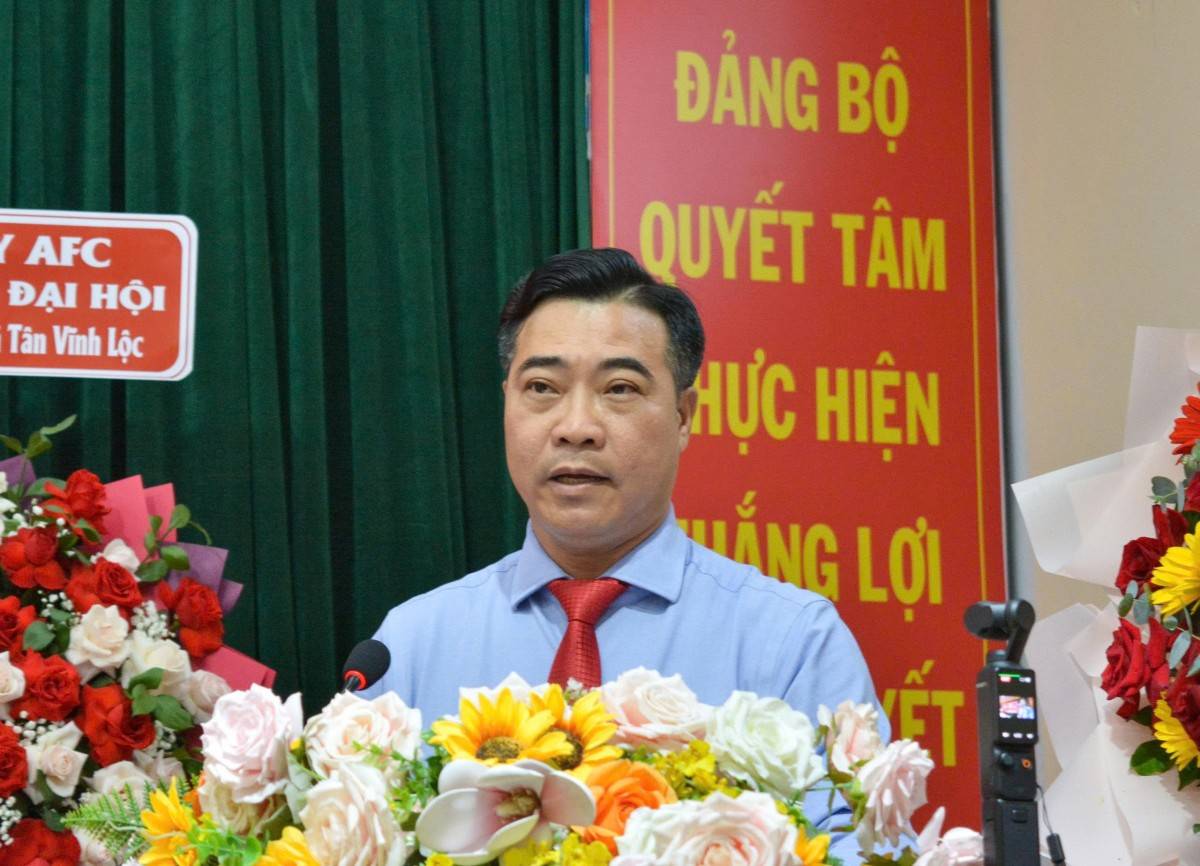 Ông Nguyễn Thành Nhân, Chủ tịch UBND Xã Tân Vĩnh Lộc phát biểu tại đại hội