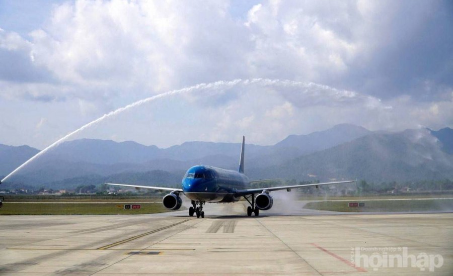 Điện Biên đón chuyến bay mở màn 2026, đặt mục tiêu 1,6 triệu lượt khách