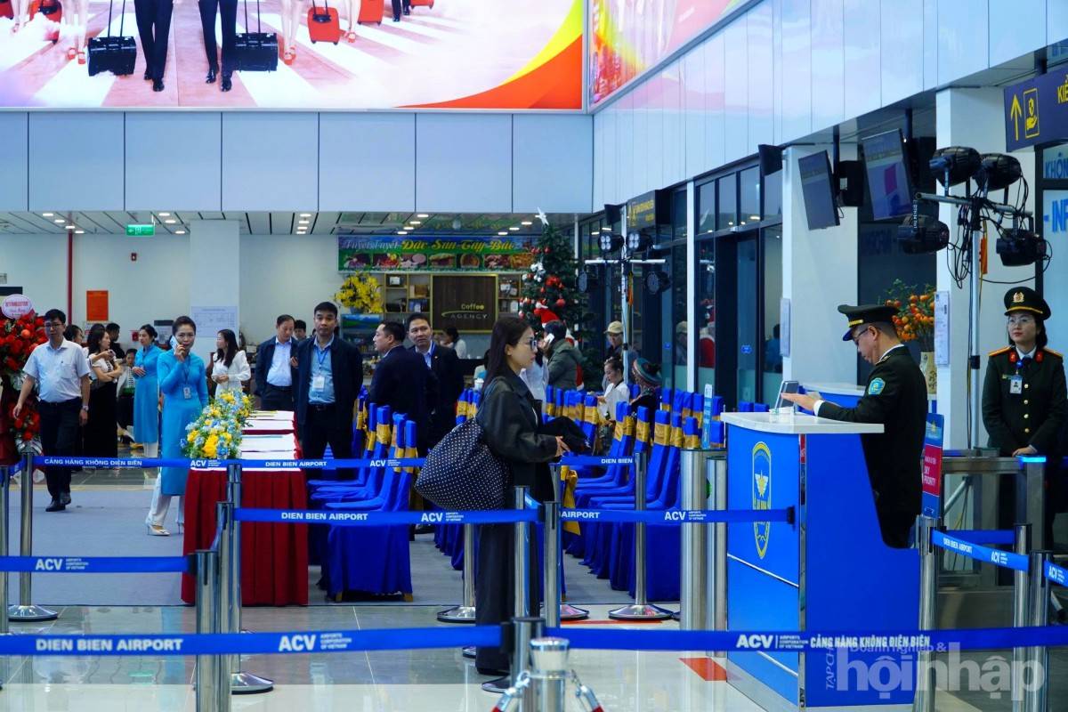 Điện Biên đón chuyến bay mở màn 2026, đặt mục tiêu 1,6 triệu lượt khách