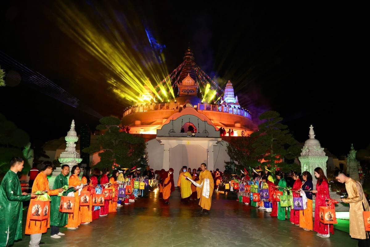 Đêm nghệ thuật ánh sáng - sự giao thoa giữa truyền thống và hiện đại, giữa nghệ thuật và đạo pháp