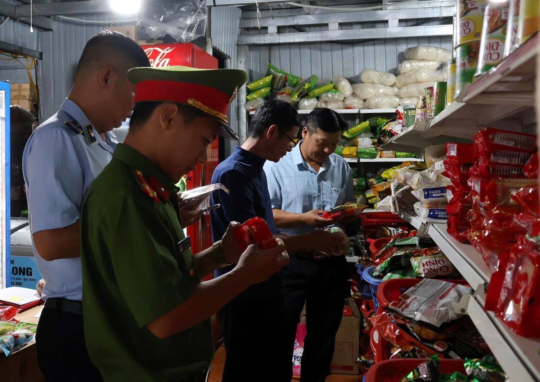 Lào Cai siết chặt chống buôn lậu, gian lận thương mại, giữ ổn định thị trường