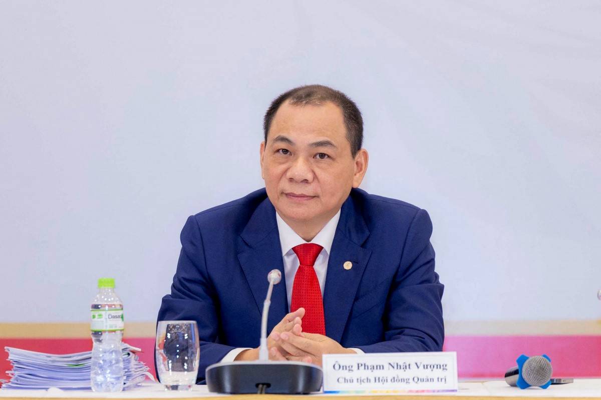 Cổ phiếu VIC lập đỉnh mới, tài sản Chủ tịch Phạm Nhật Vượng chạm mốc 30 tỷ USD