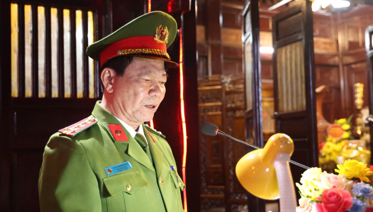 Quảng Trị: Linh thiêng đêm hoa đăng tri ân các Anh hùng liệt sĩ trên dòng Thạch Hãn