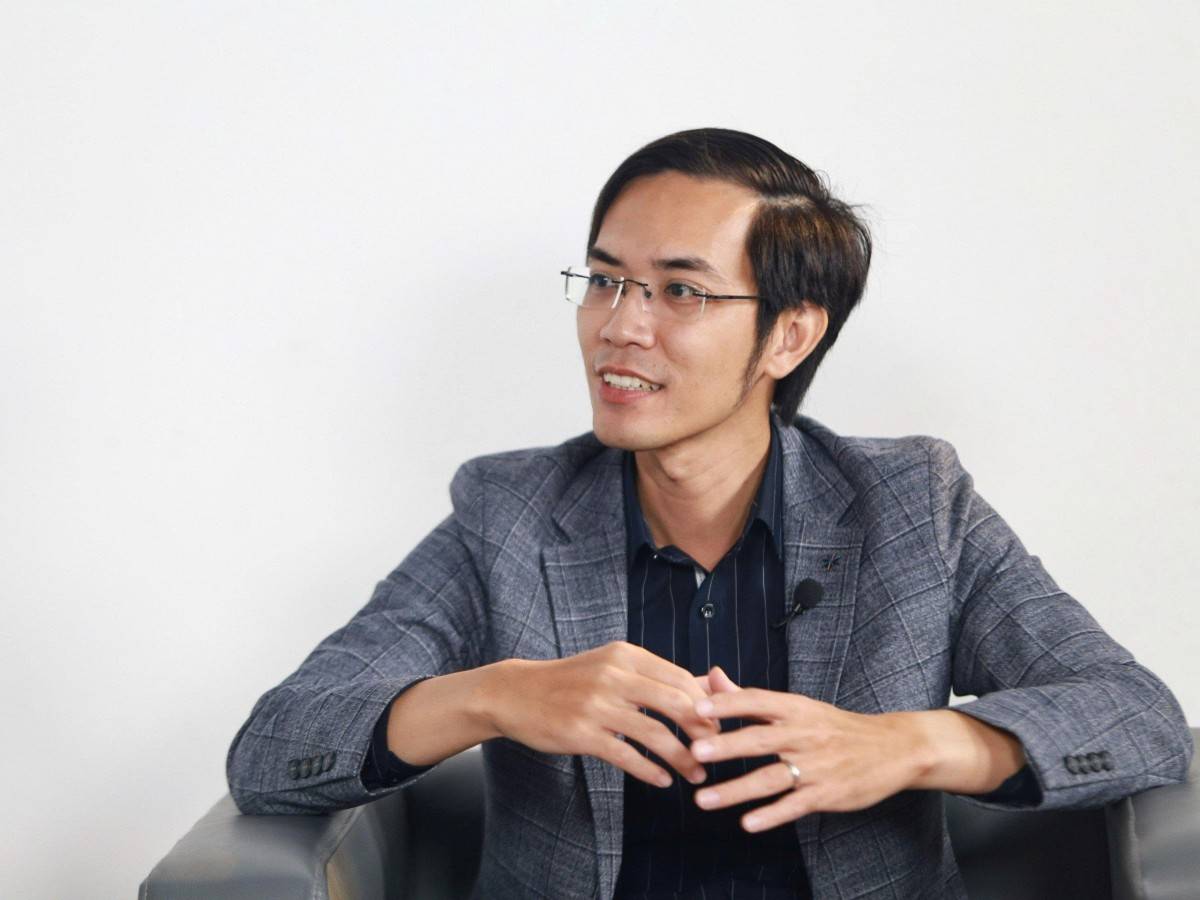 PGS.TS. Nguyễn Hữu Huân – Phó Chủ tịch Cơ quan Điều hành Trung tâm Tài chính Quốc tế Việt Nam tại TP. Hồ Chí Minh PGS.TS. Nguyễn Hữu Huân – Phó Chủ tịch Cơ quan Điều hành Trung tâm Tài chính Quốc tế Việt Nam tại TP. Hồ Chí Minh