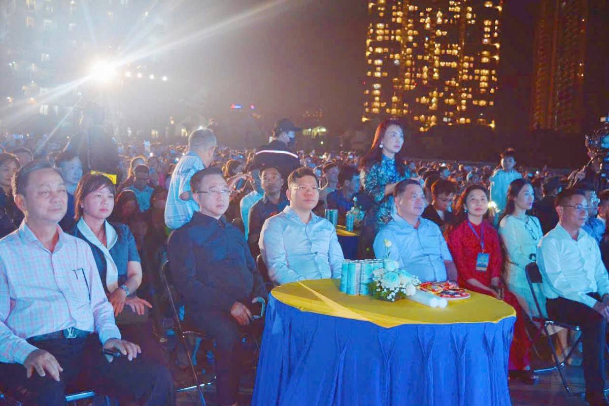 Đại biểu tham dự đêm Nghệ thuật