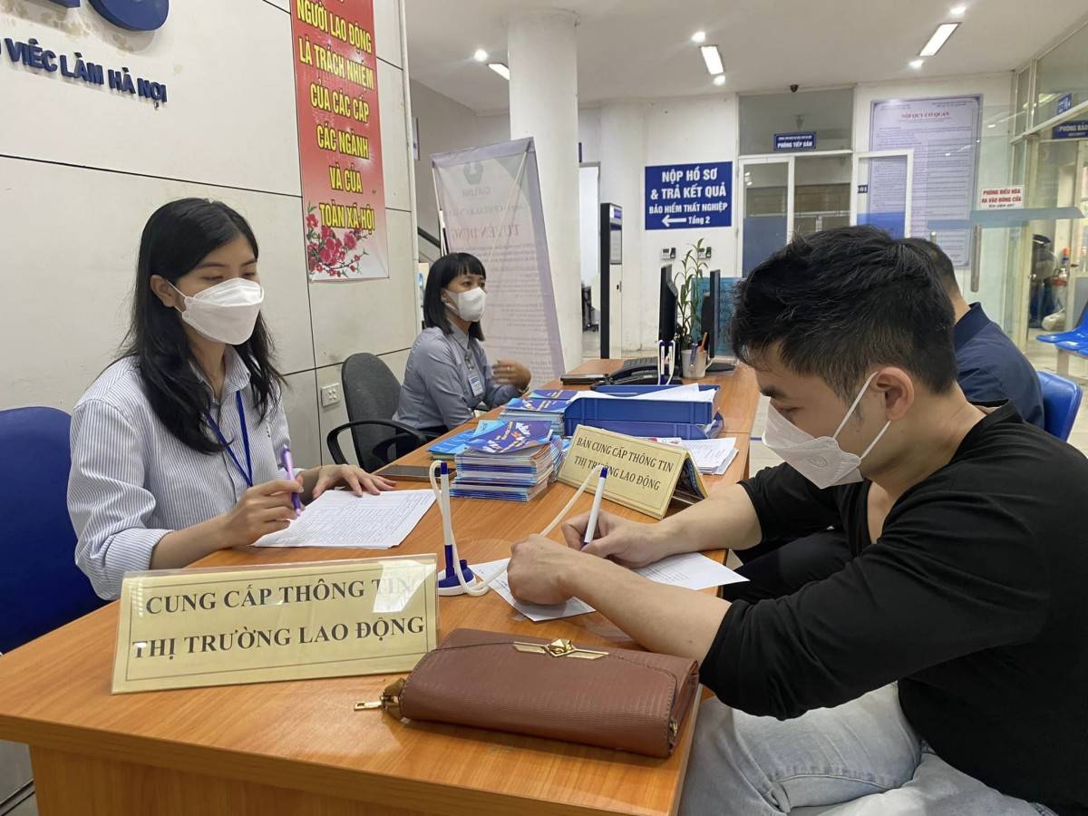 Thị trường lao động cận Tết: Việc làm không thiếu, kỹ năng mới là “điểm nghẽn”