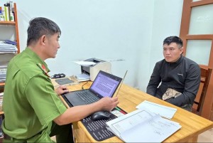 Đắk Lắk: Bắt tạm giam đối tượng dùng đũa hành hung tài xế khi xe đang chạy