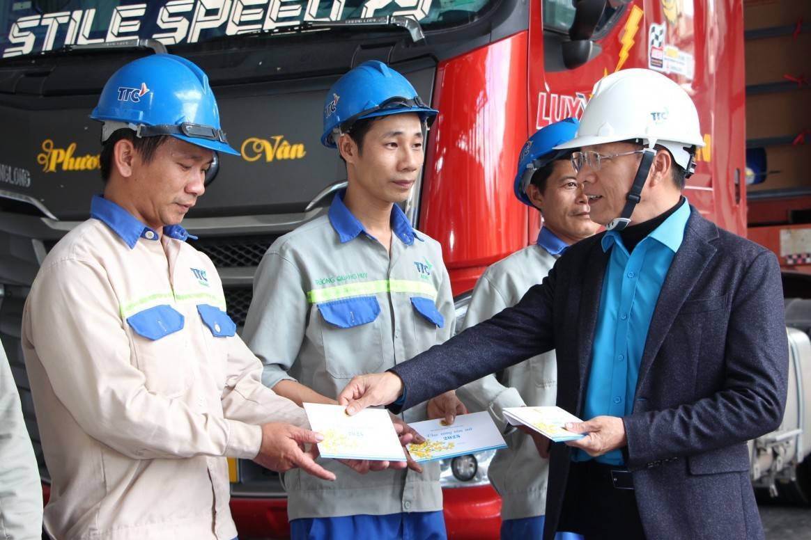 Năm 2025, thu nhập bình quân người lao động tăng gần 9%, đạt bình quân 8,4 triệu đồng/tháng