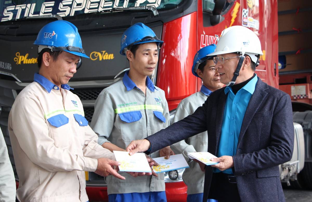 Năm 2025, thu nhập bình quân người lao động tăng gần 9%, đạt bình quân 8,4 triệu đồng/tháng