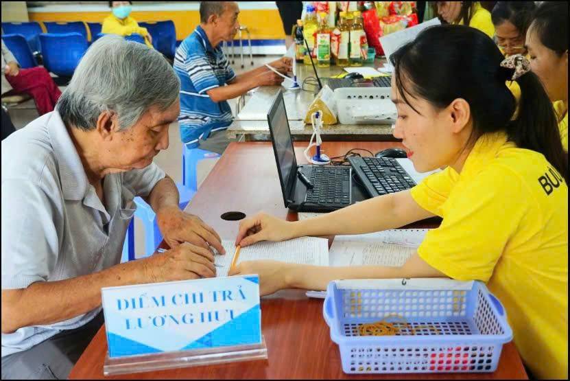 nhận chi trả gộp lương hưu, trợ cấp BHXH tháng 2 và 3/2026 trước Tết nguyên đán