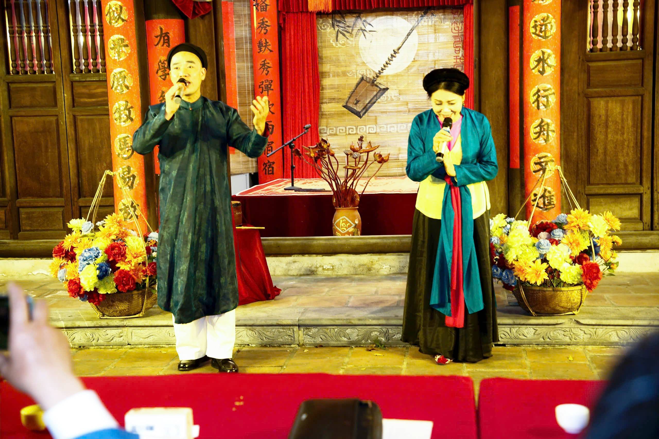 Tôn vinh tinh hoa nghệ thuật dân gian của Câu lạc bộ Doanh nhân Văn hóa UNESCO