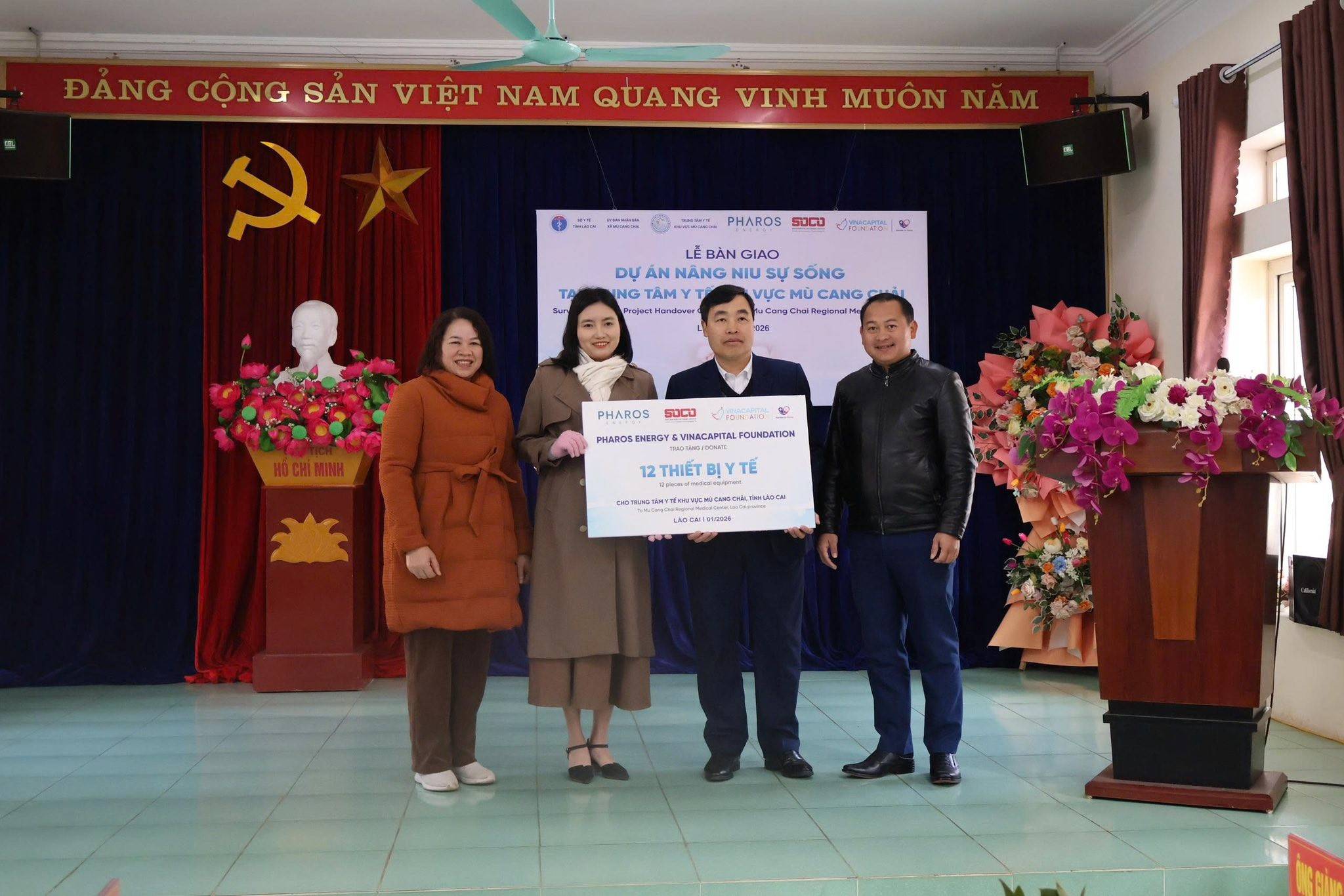 VinaCapital Foundation trao thiết bị y tế, nâng cao chăm sóc trẻ sơ sinh vùng cao Mù Cang Chải