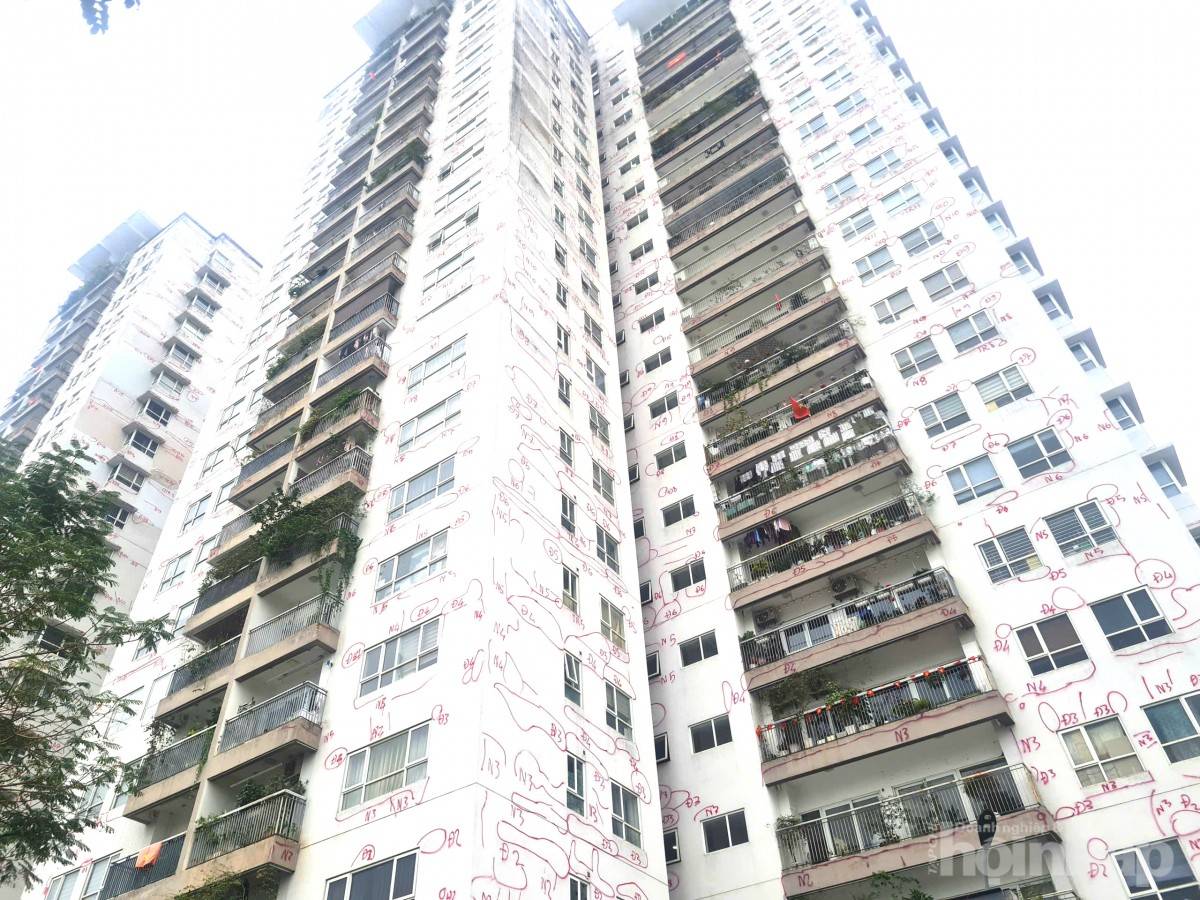 Ký hiệu lạ phủ kín chung cư: 