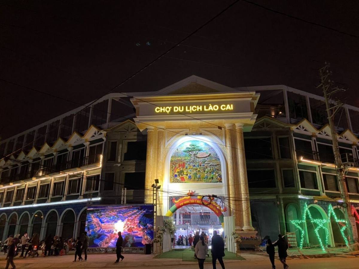 Lào Cai: Tổng mức bán lẻ và doanh thu dịch vụ năm 2025 vượt 71.040 tỷ đồng