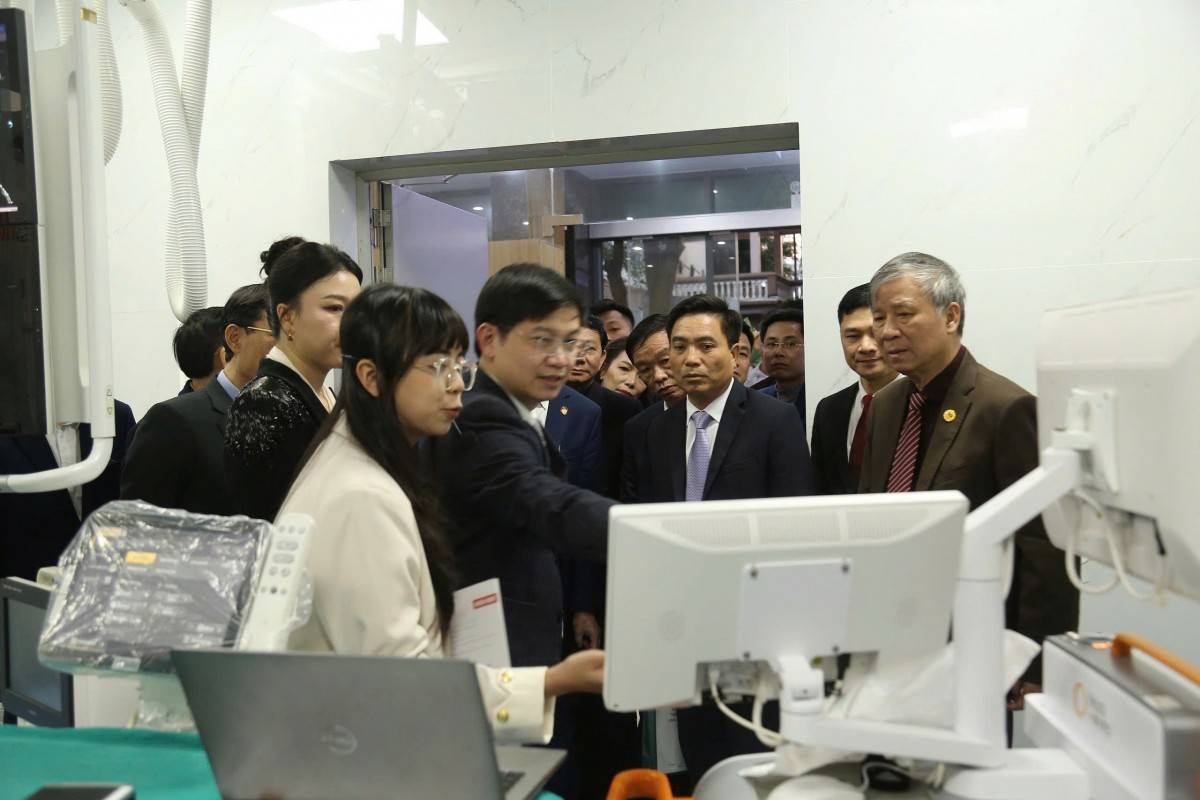 Bí thư Tỉnh ủy Thanh Hóa Nguyễn Doãn Anh dự Lễ khai trương hệ thống thiết bị công nghệ cao và quản trị thông minh của Tổng Công ty CP Hợp Lực