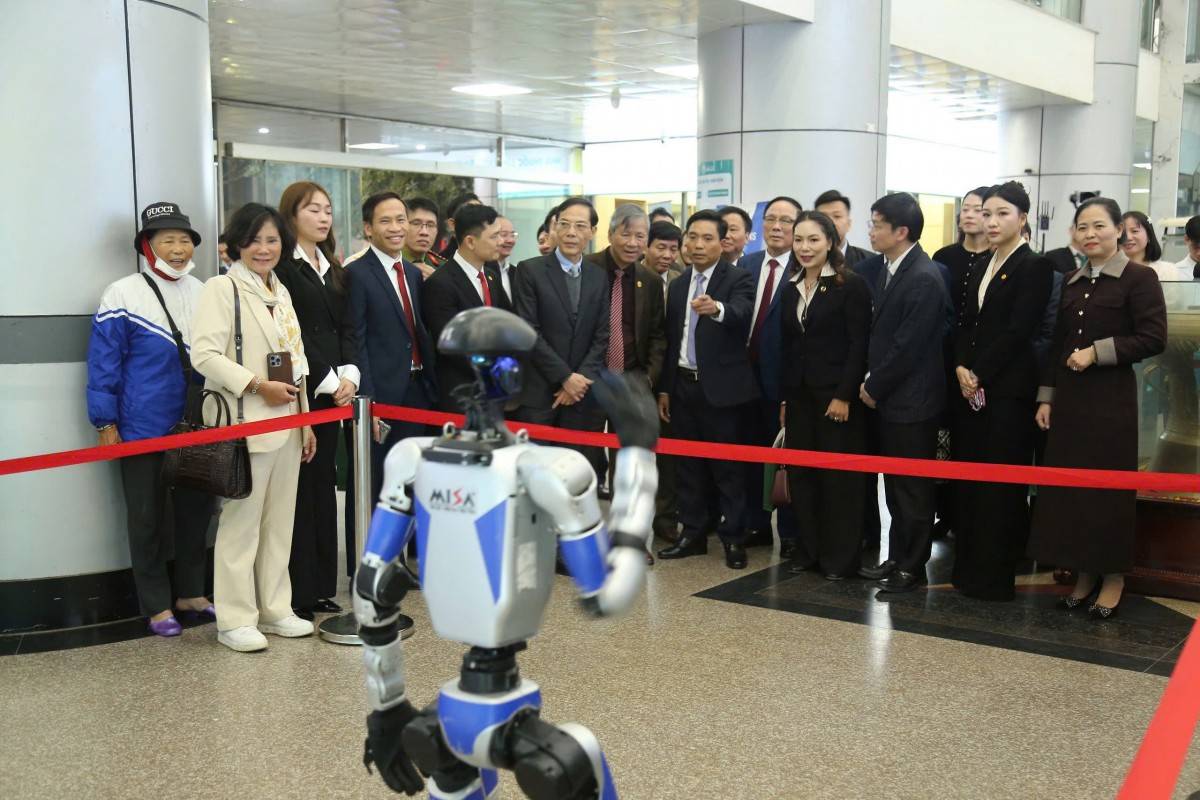 Bí thư Tỉnh ủy Thanh Hóa Nguyễn Doãn Anh dự Lễ khai trương hệ thống thiết bị công nghệ cao và quản trị thông minh của Tổng Công ty CP Hợp Lực