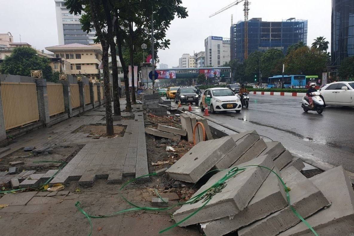 Hà Nội tạm dừng đào đường tại 50 tuyến phố phục vụ Đại hội XIV của Đảng và Tết Nguyên đán 2026