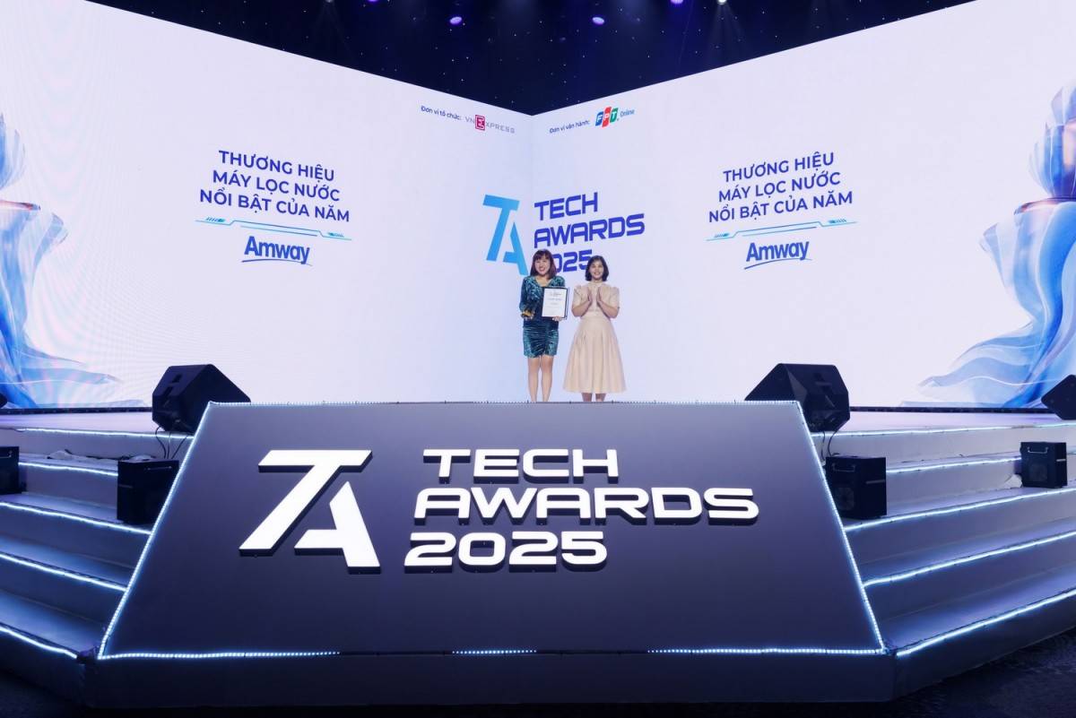 máy lọc nước New eSpring,thương hiệu máy lọc nước nổi bật,cú hat-trick Tech Awards,công nghệ lọc nước Amway,máy lọc nước UV-C LED 2