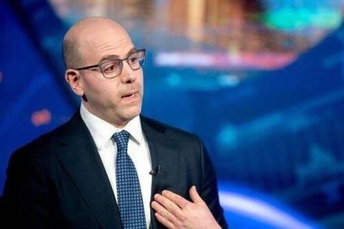 Mỹ: Thống đốc Fed kêu gọi cắt mạnh lãi suất 150 điểm cơ bản để cứu thị trường lao động