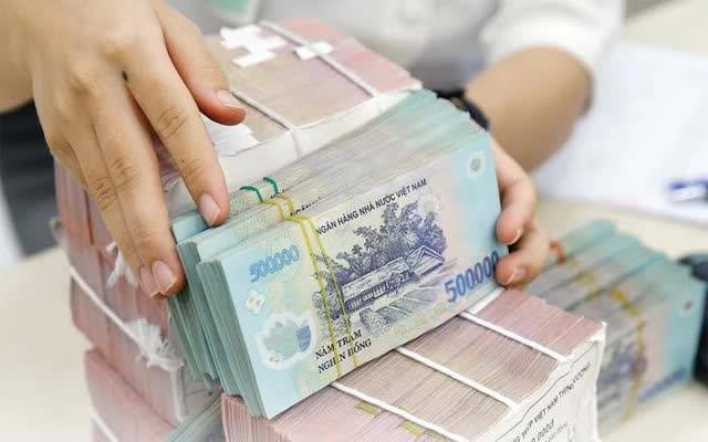 Ngân hàng chịu sức ép thanh khoản khi tín dụng tăng nhanh hơn huy động