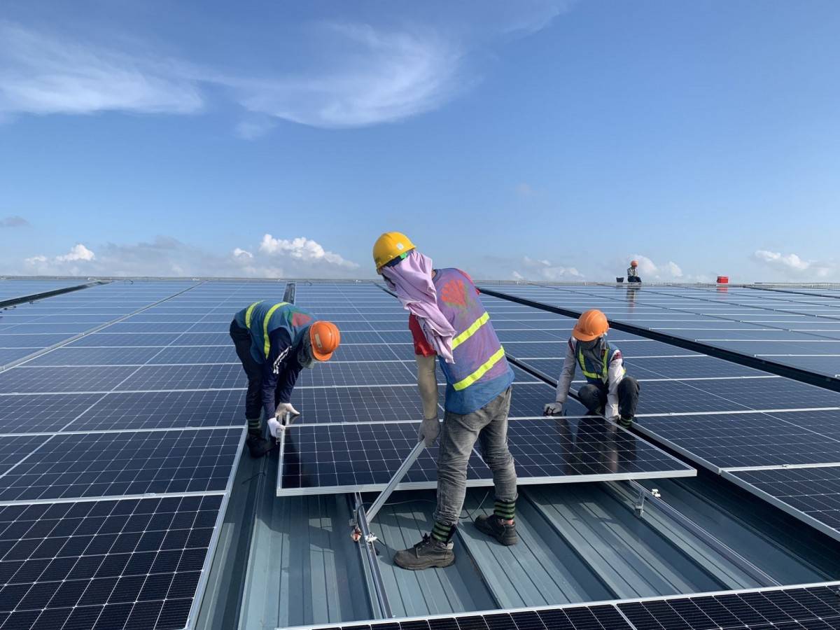 Điện mặt trời mái nhà có thể được bán điện dư vượt 50% đến năm 2030