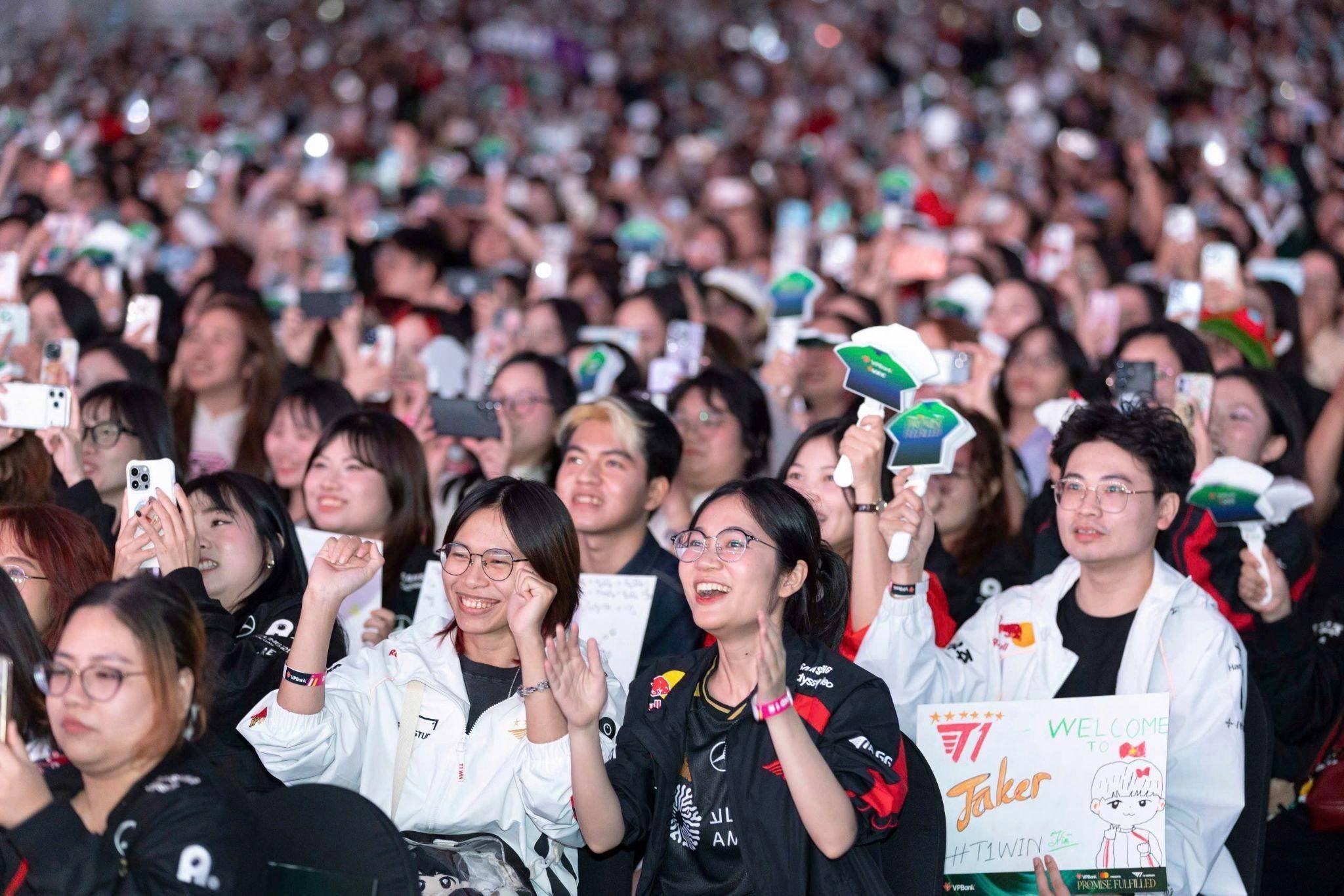 Hành trình đáng nhớ của Faker và T1 tại Việt Nam