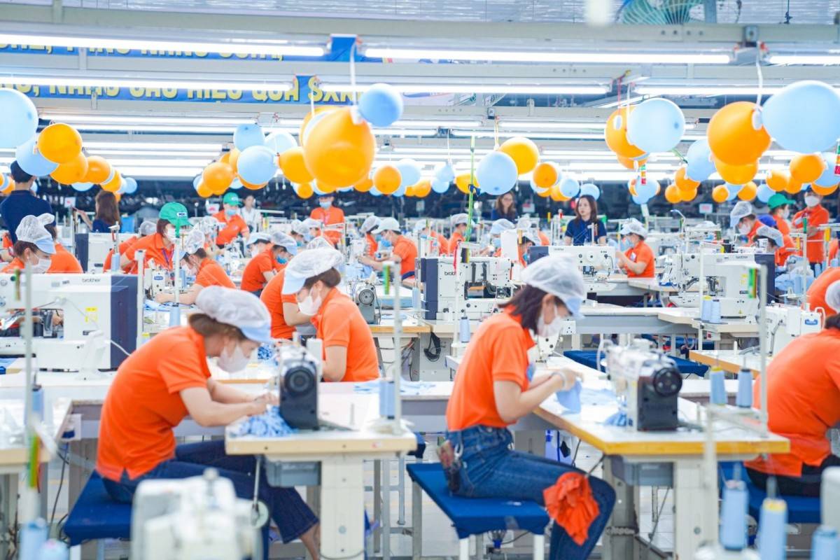 Dệt may Việt Nam 2026: Từ gia công đại trà sang chinh phục đơn hàng giá trị cao