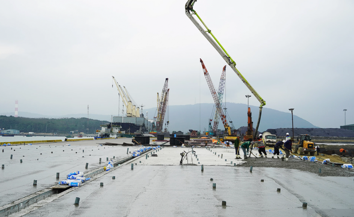 Quảng Trị: Khí thế thi đua sôi nổi trên các công trình trọng điểm tại KKT Hòn La