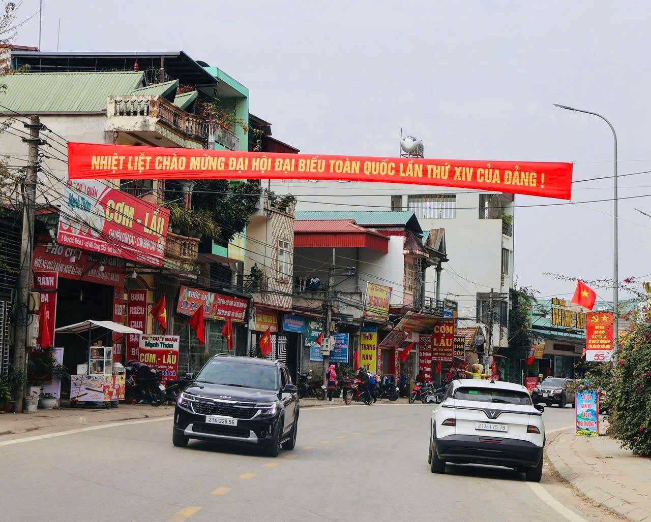 Mù Cang Chải rực rỡ cờ hoa, gửi trọn niềm tin hướng về Đại hội XIV của Đảng