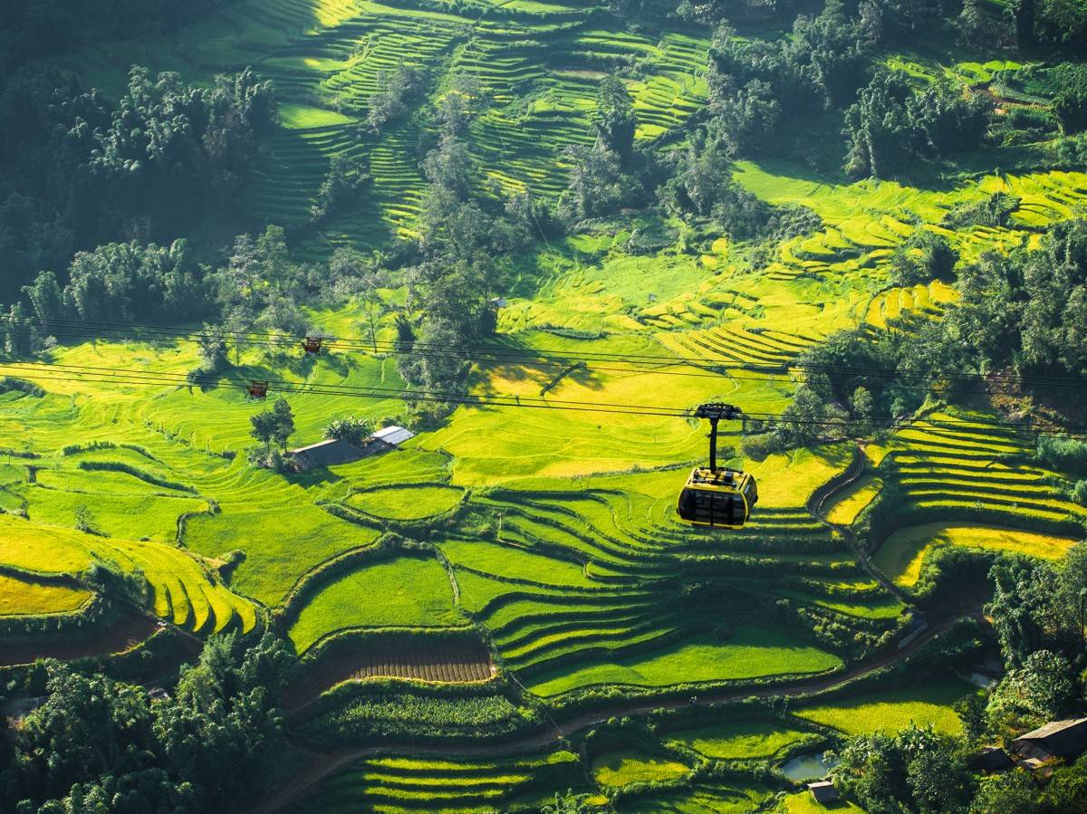 Tuyến cáp treo kỷ lục Fansipan đưa du khách chạm “nóc nhà Đông Dương” chỉ trong 15 phút