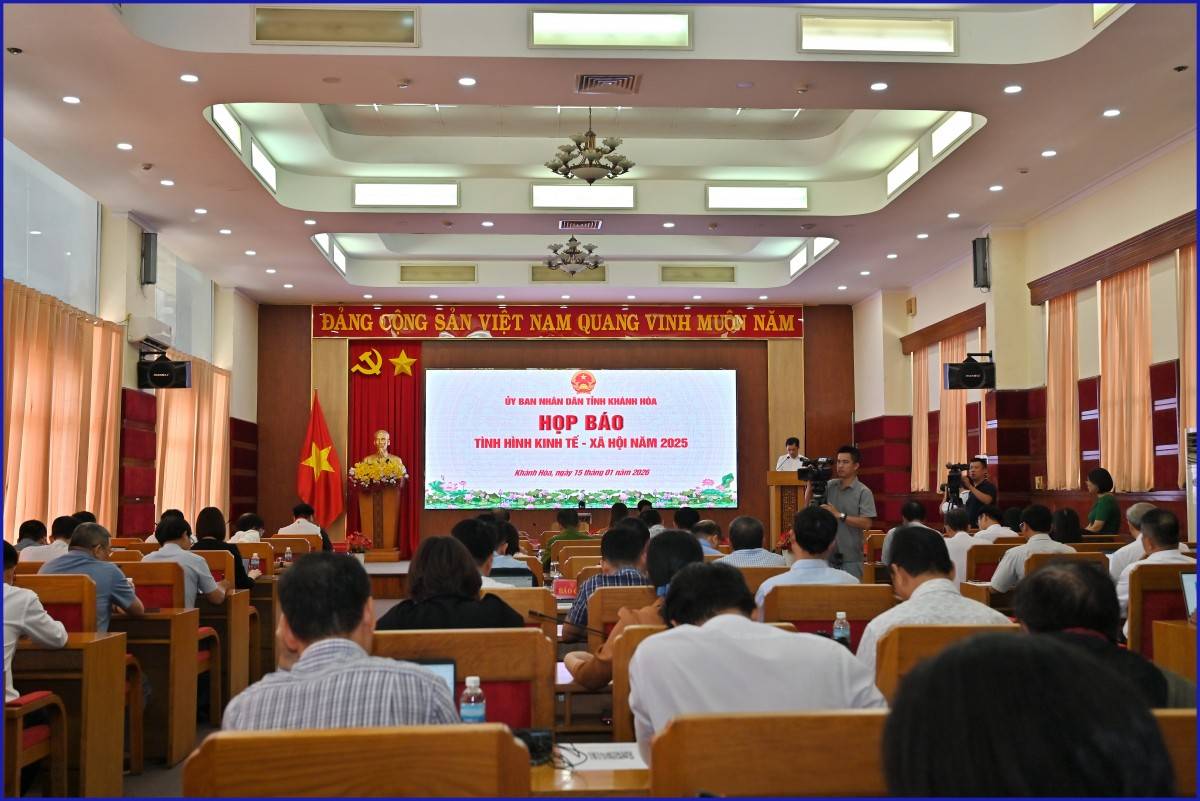 Khánh Hòa đặt mục tiêu năm 2027 trở thành thành phố trực thuộc Trung ương.  Tăng trưởng 2 con số với GRDP tăng 10 -11%.