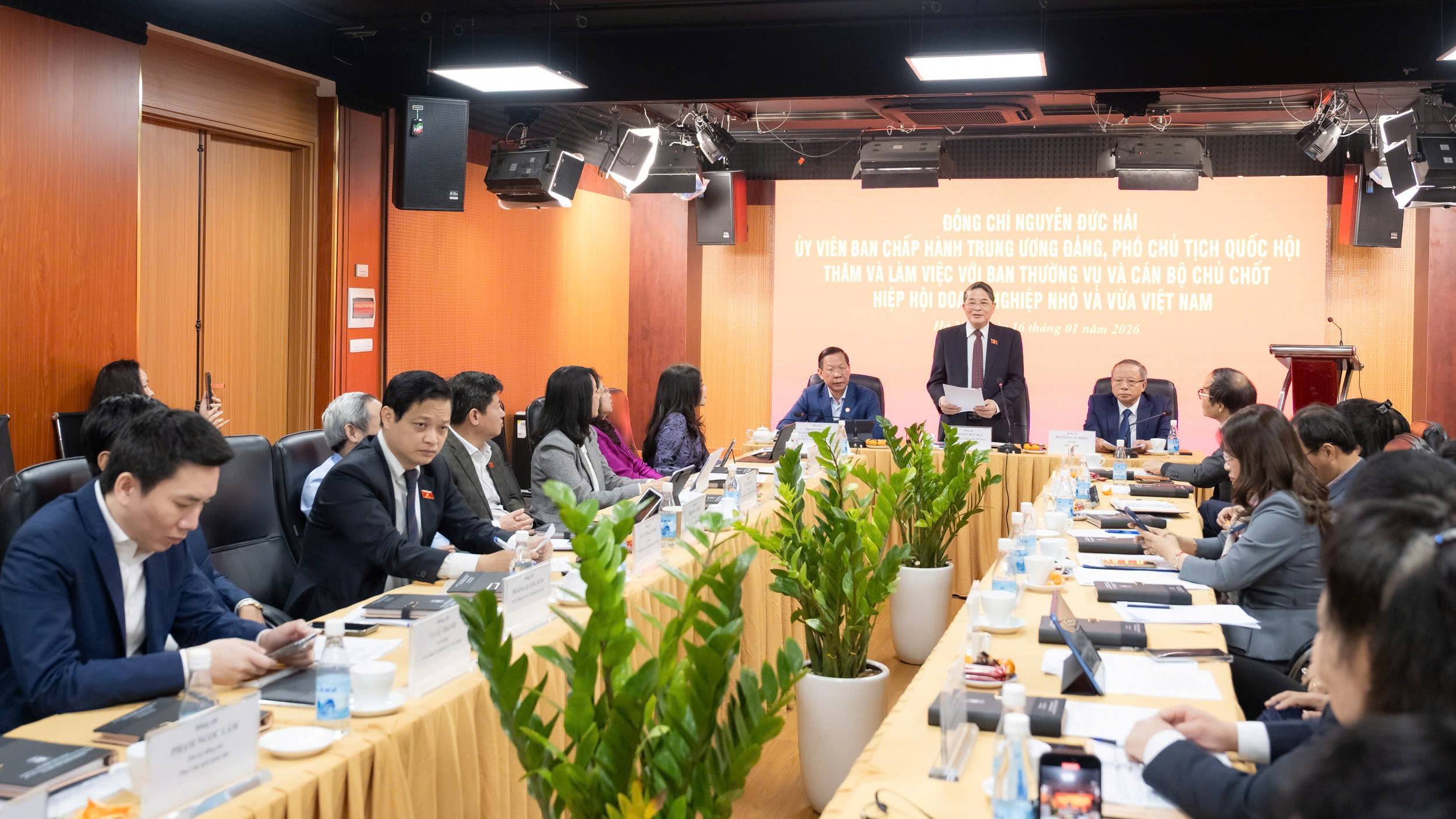 Hoàn thiện thể chế tạo đột phá môi trường kinh doanh cho doanh nghiệp nhỏ và vừa