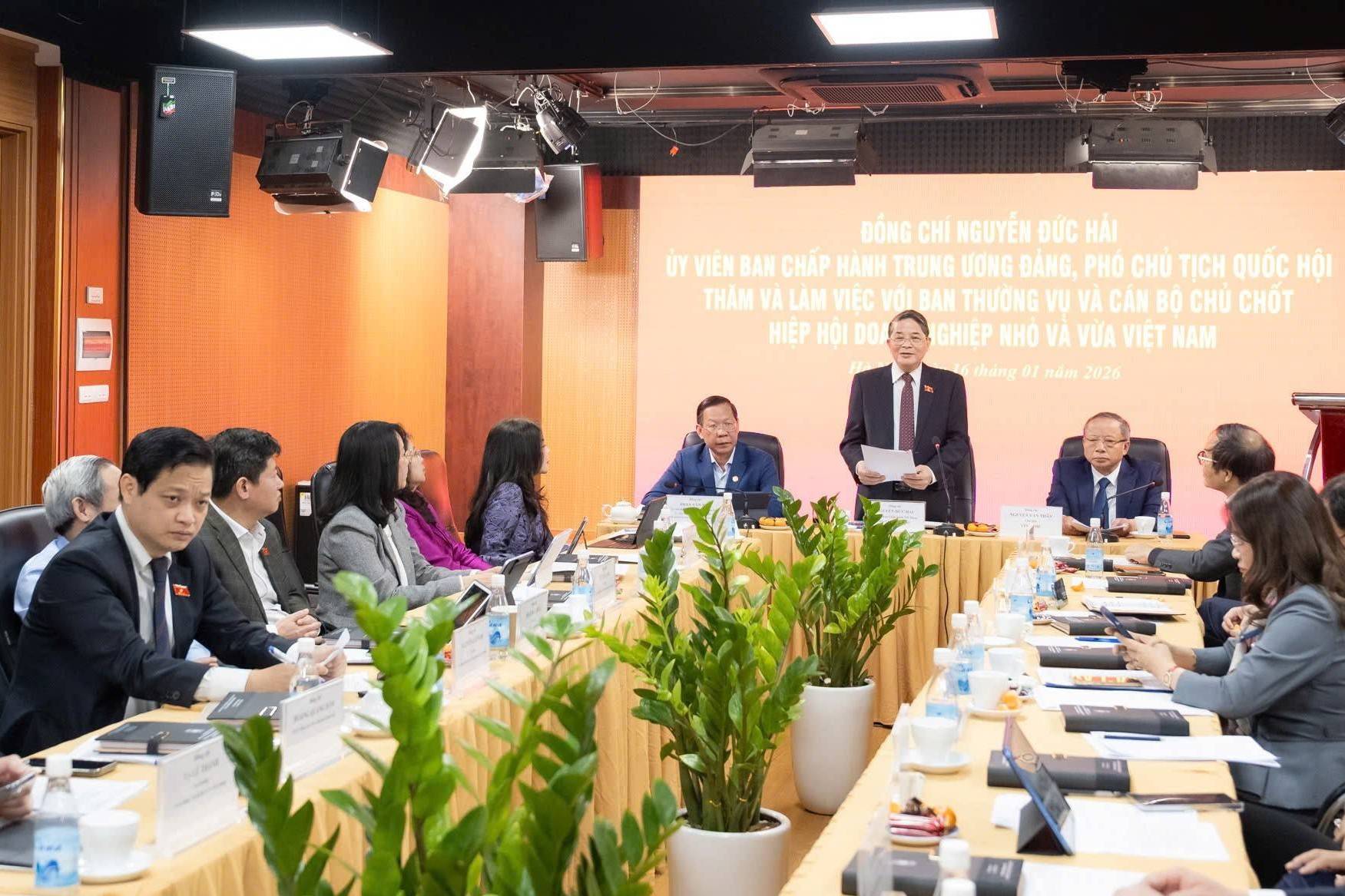 Hoàn thiện thể chế tạo đột phá môi trường kinh doanh cho doanh nghiệp nhỏ và vừa