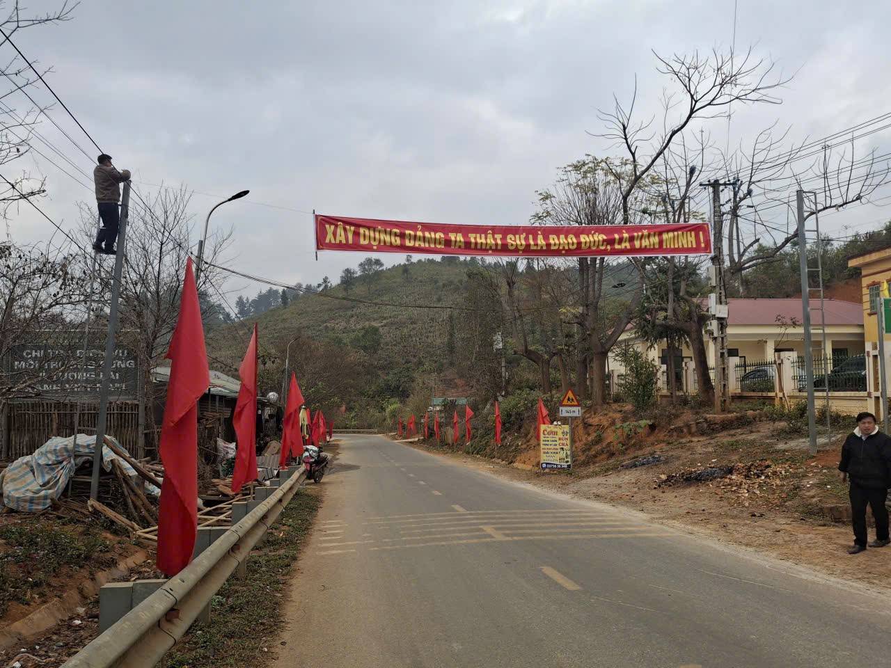 Lào Cai: Púng Luông tạo khí thế thi đua chào mừng Đại hội XIV của Đảng