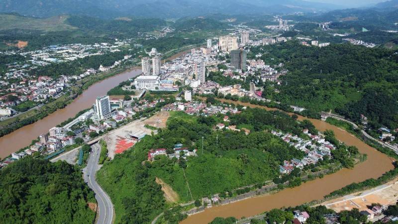 Khu kinh tế cửa khẩu Lào Cai.