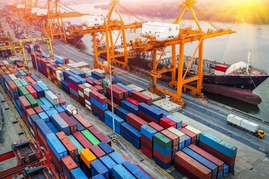 Xuất nhập khẩu lần đầu chạm mốc 930 tỷ USD: Nhóm hàng trăm tỷ USD giữ vai trò “đầu tàu”