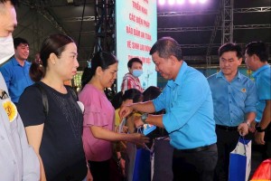 TP. Hồ Chí Minh chăm lo Tết cho sinh viên, người lao động