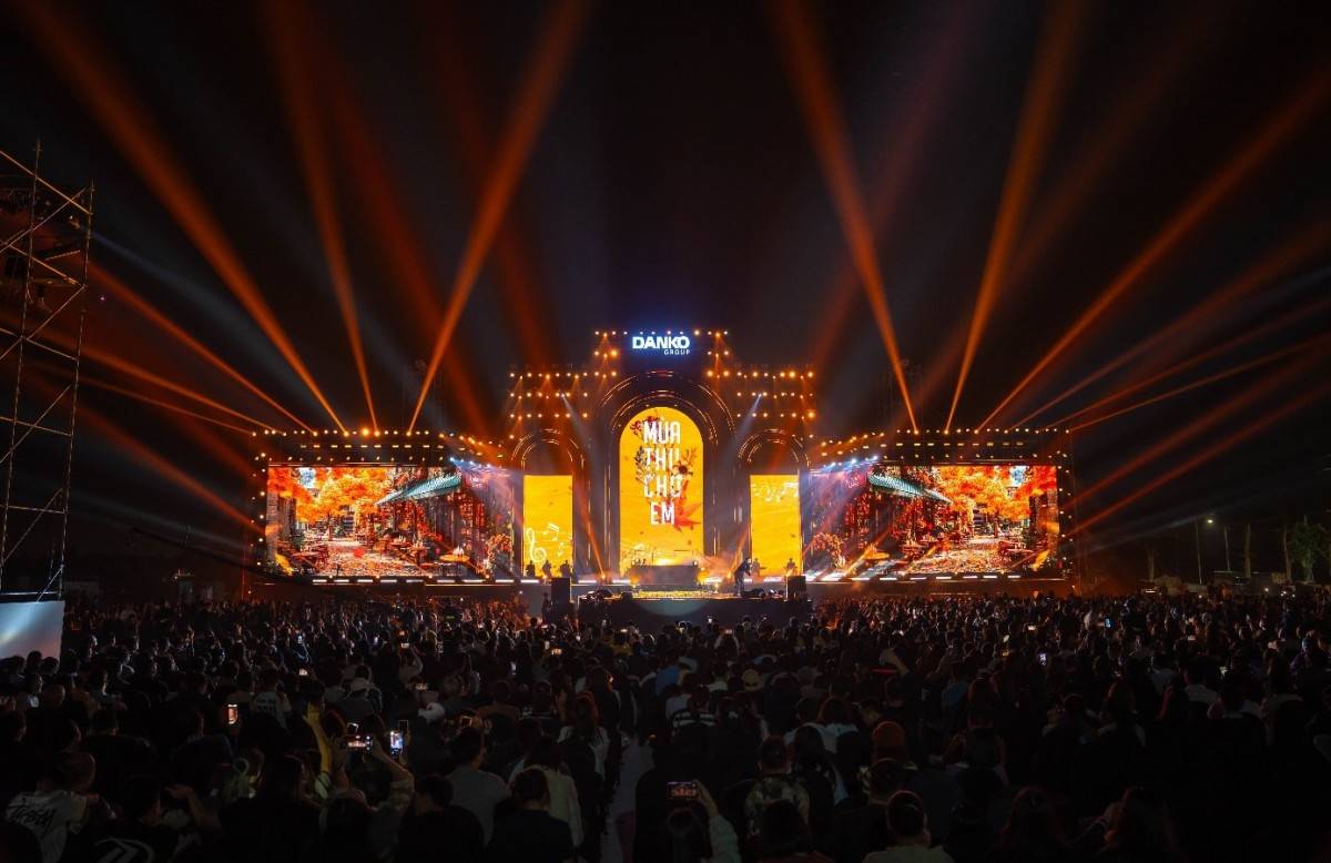 Danko Symphony là chuỗi đêm nhạc với sự tham gia của các nghệ sĩ nổi tiếng hàng đầu Việt Nam