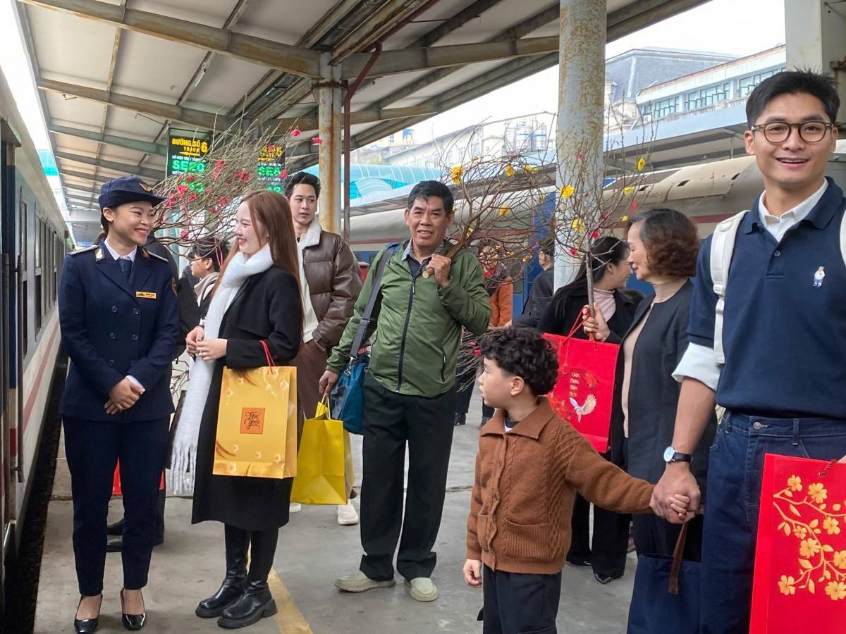 Cao điểm Tết Bính Ngọ 2026: Đường sắt bổ sung hơn 7.300 vé tàu khách