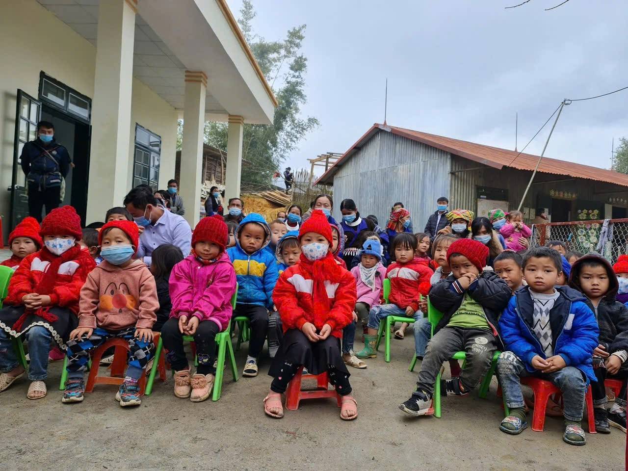 Tết về nơi rẻo cao: Ngày hội Xuân ấm áp của trẻ mầm non Kể Cả, xã Chế Tạo, Lào Cai