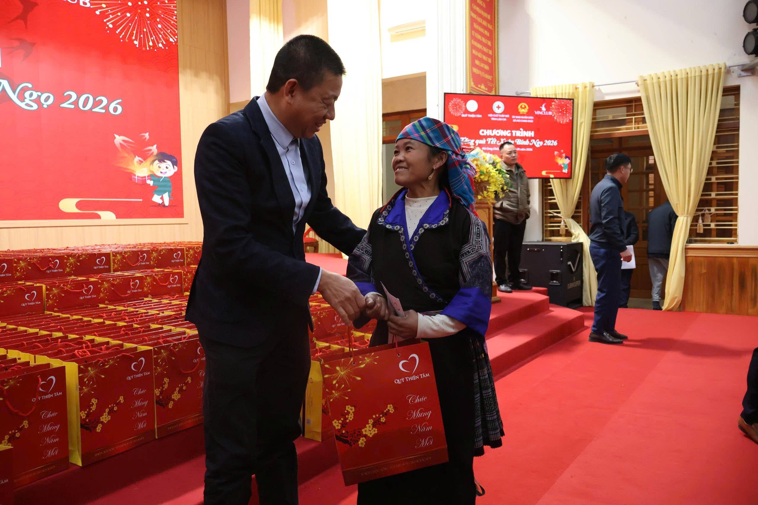 Hơi ấm doanh nghiệp lan tỏa vùng cao, mang Tết Xuân Bính Ngọ đến Mù Cang Chải