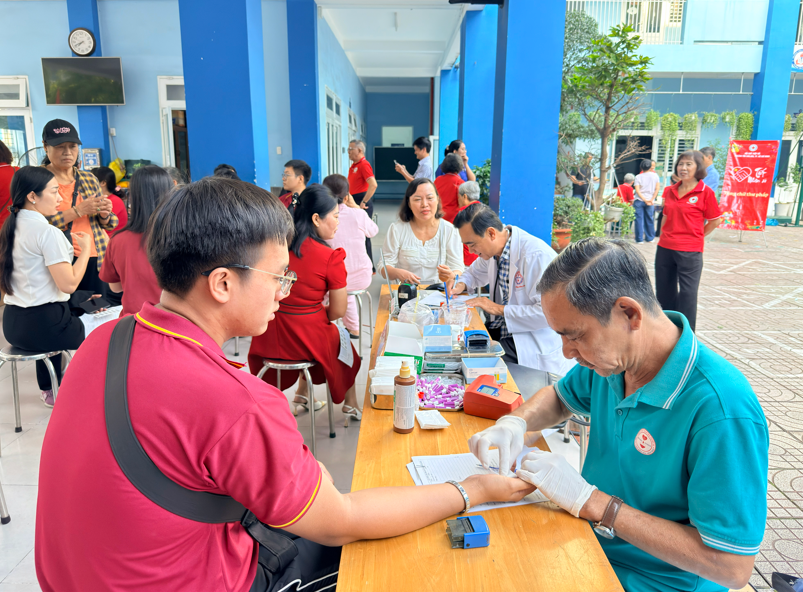 Phường Tân Sơn Hòa tổ chức ngày hội hiến máu thu được hơn 150 đơn vị