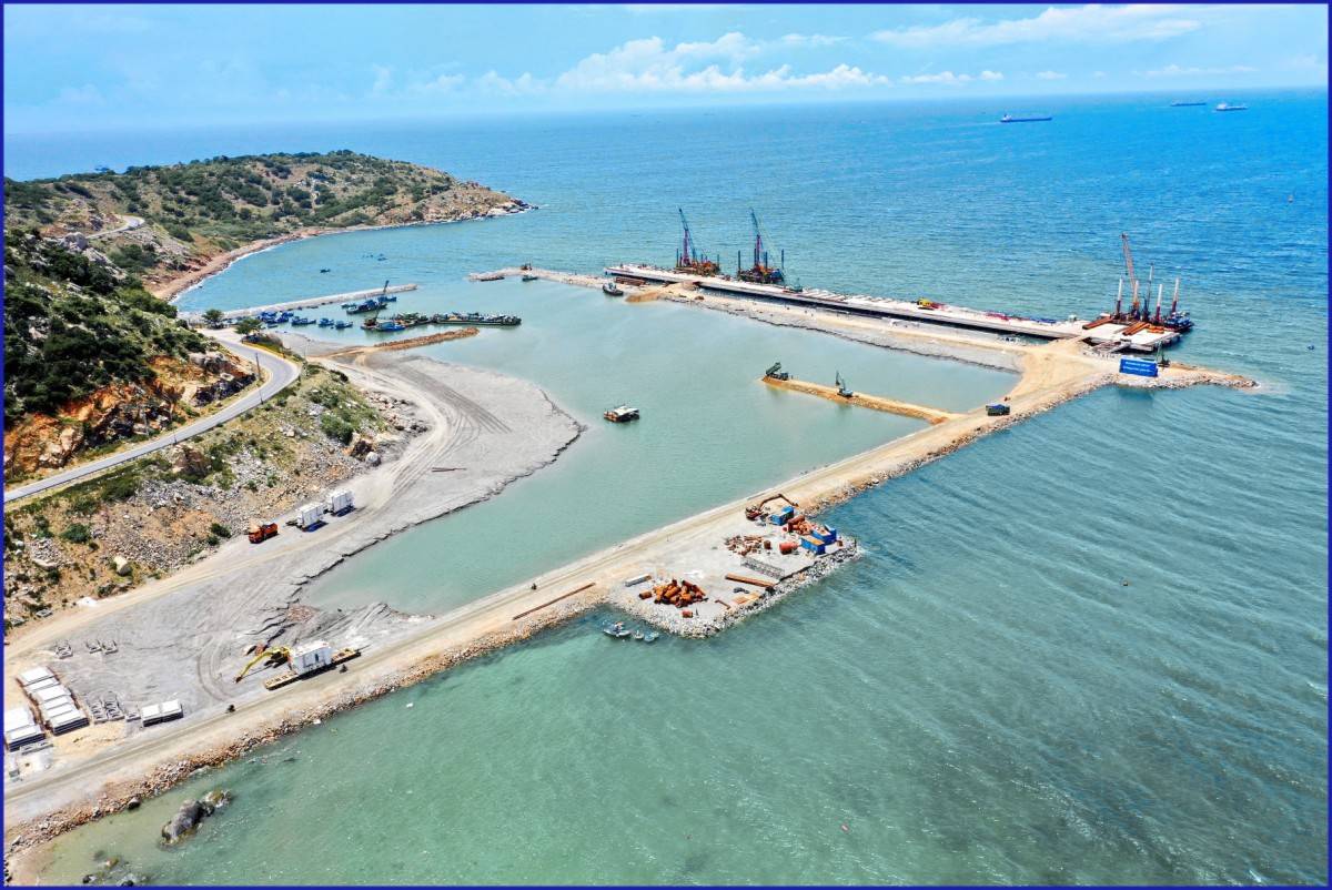 Đẩy nhanh tiến độ bến cảng 1B - Cảng biển tổng hợp Cà Ná, Khánh Hòa