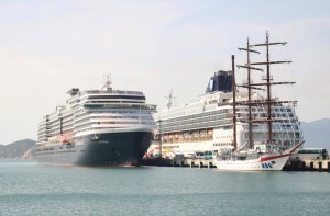 Khánh Hòa đón 3.725 khách quốc tế từ tàu biển NORWEGIAN SUN và WESTERDAM