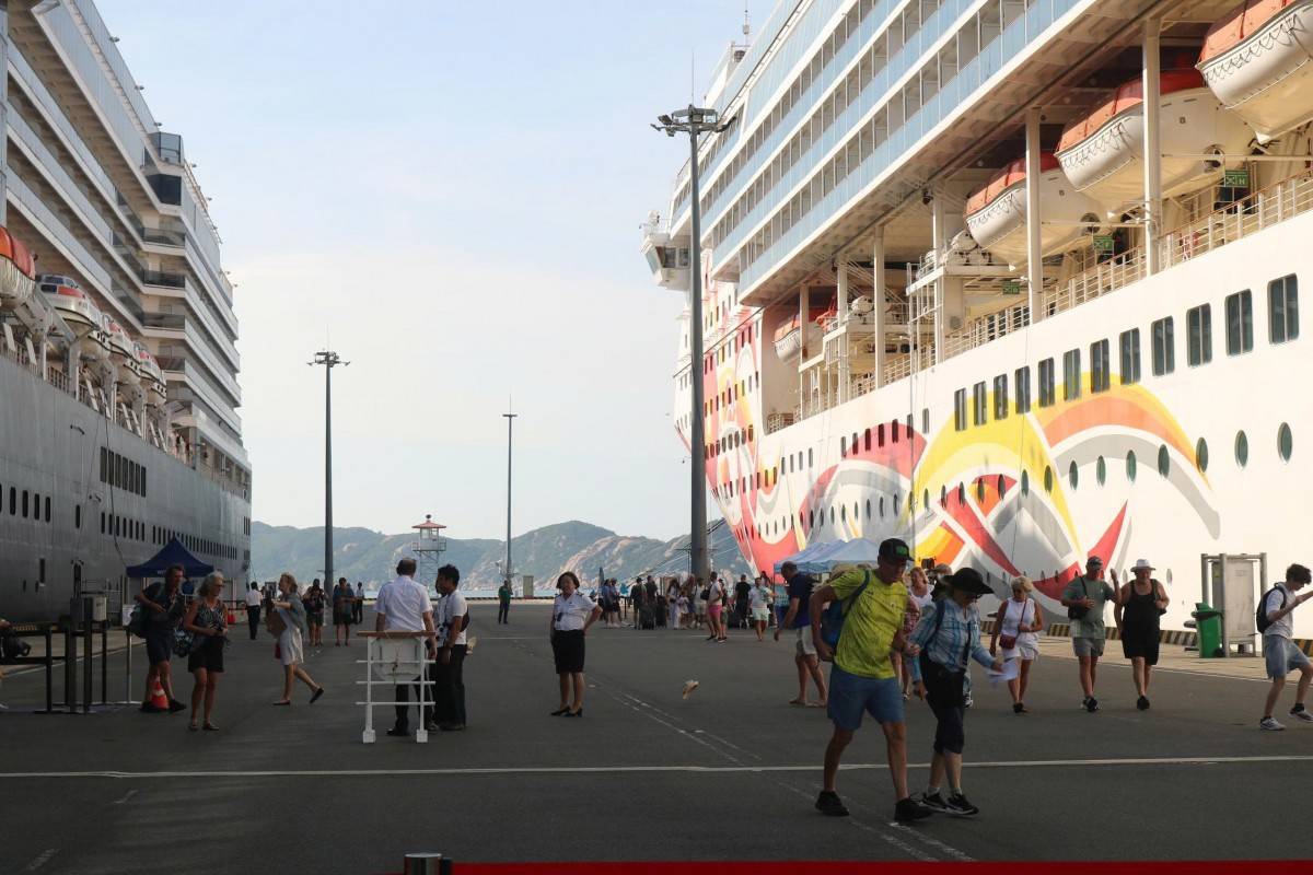 Khánh Hòa đón 3.725 khách quốc tế từ tàu biển NORWEGIAN SUN và WESTERDAM