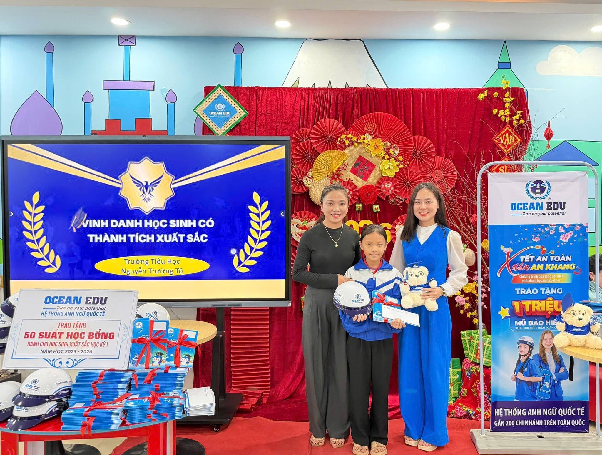 Ocean Edu trao tặng 1 triệu mũ bảo hiểm trong chiến dịch Tết An Toàn – Xuân An Khang