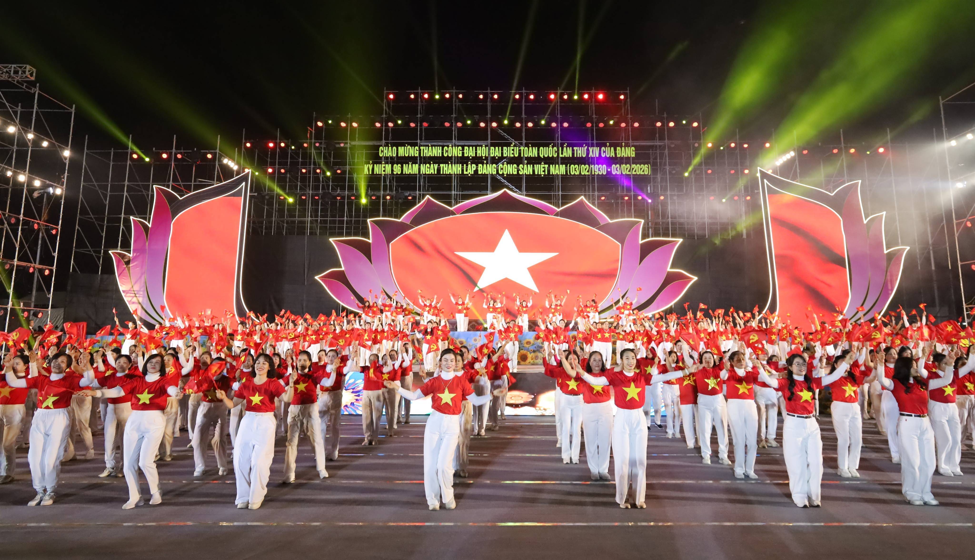 Đêm nghệ thuật khơi dậy khát vọng phát triển từ thành công Đại hội XIV của Đảng