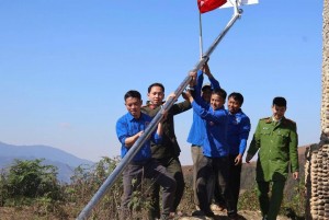 Thắp sáng đường quê Háng Phừ Loa – Chung sức dựng xây nông thôn mới Mù Cang Chải