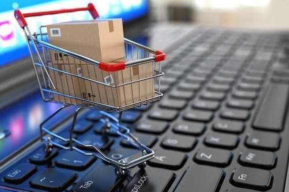 Thương mại điện tử bùng nổ, luật mới siết quản lý gian lận online